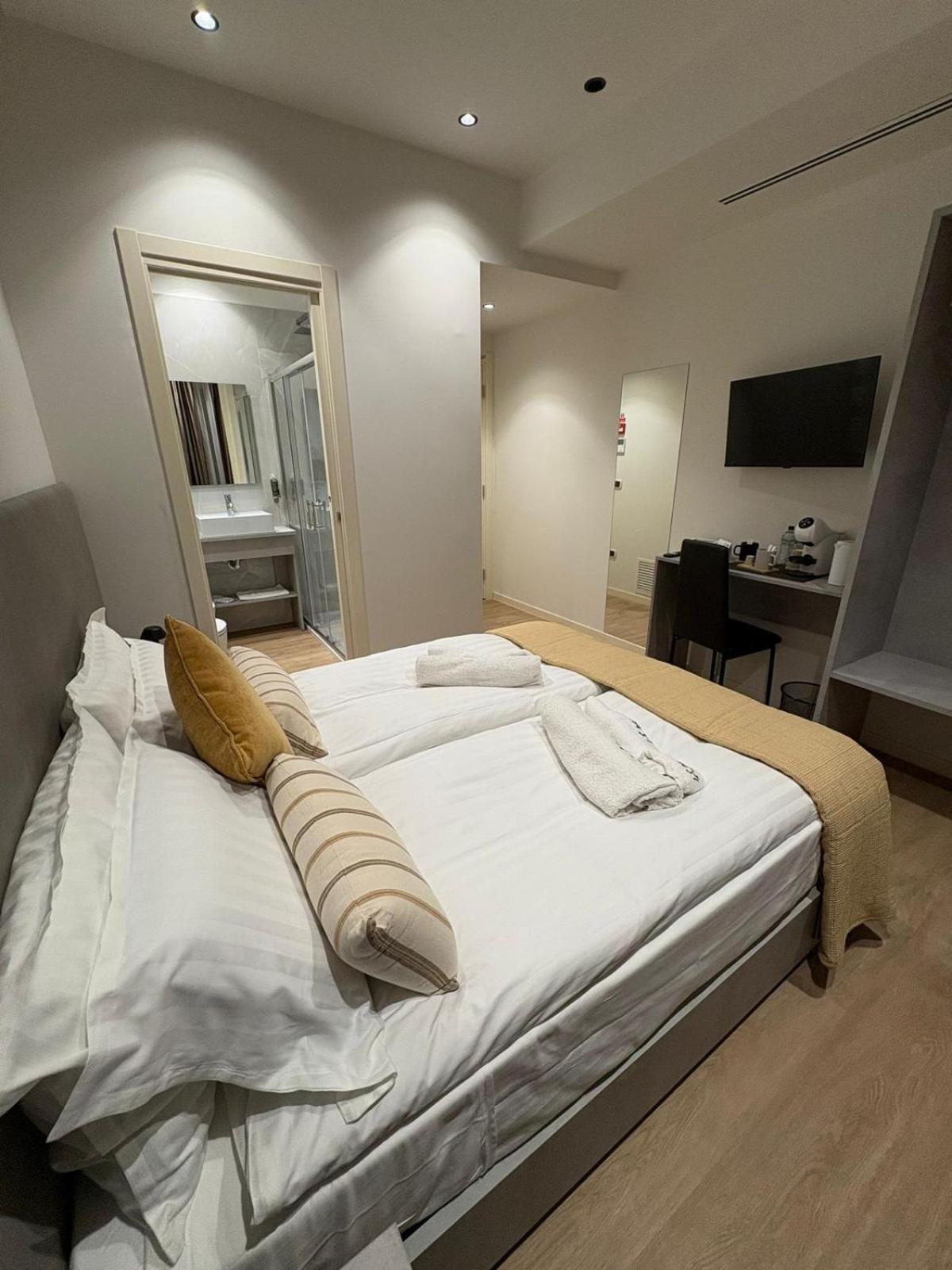 Labienbi' Hotell Cosenza Exteriör bild