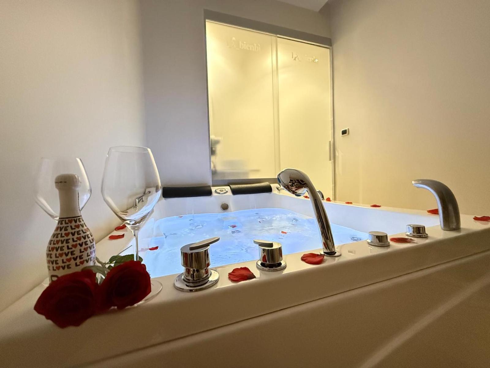 Labienbi' Hotell Cosenza Exteriör bild