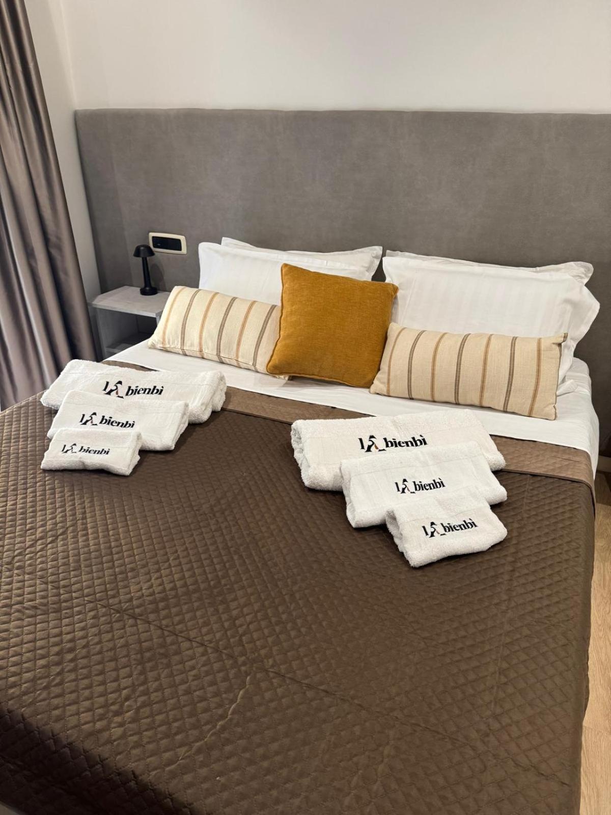 Labienbi' Hotell Cosenza Exteriör bild